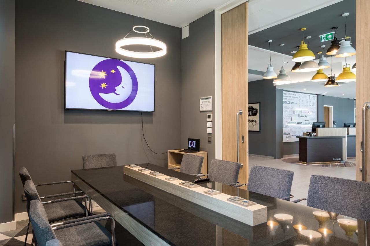 Premier Inn Freiburg City Sued Eksteriør bilde